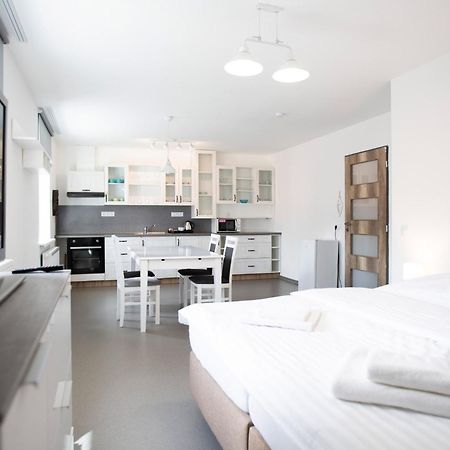 Amenity Apartmany Perna Luaran gambar