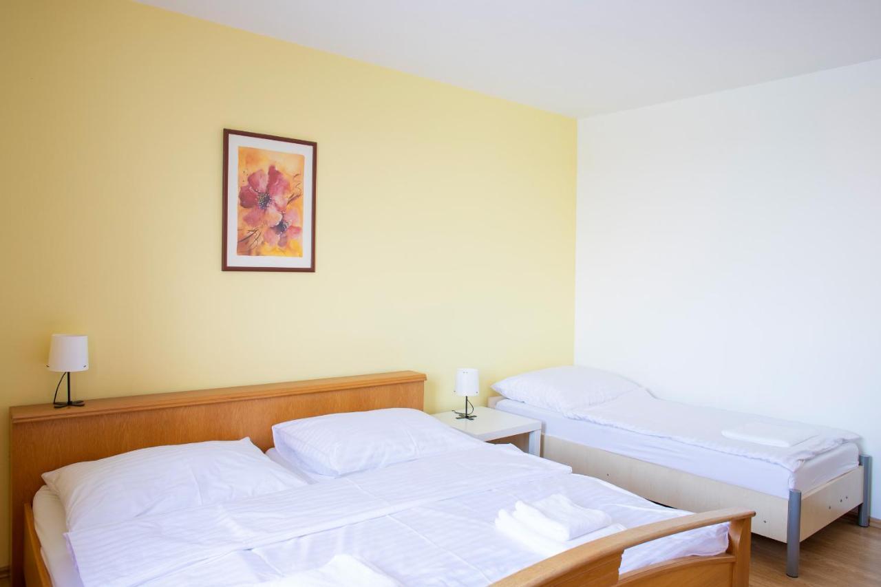 Amenity Apartmany Perna Luaran gambar