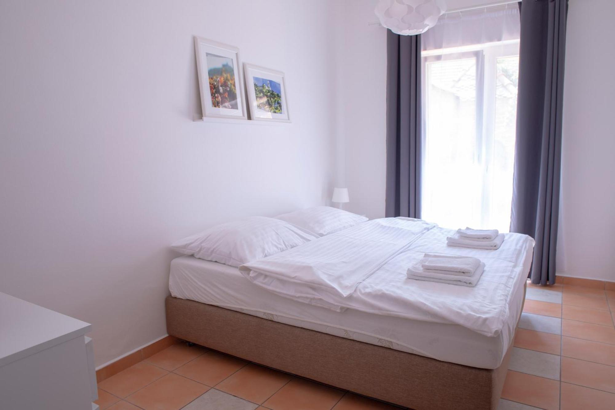 Amenity Apartmany Perna Luaran gambar