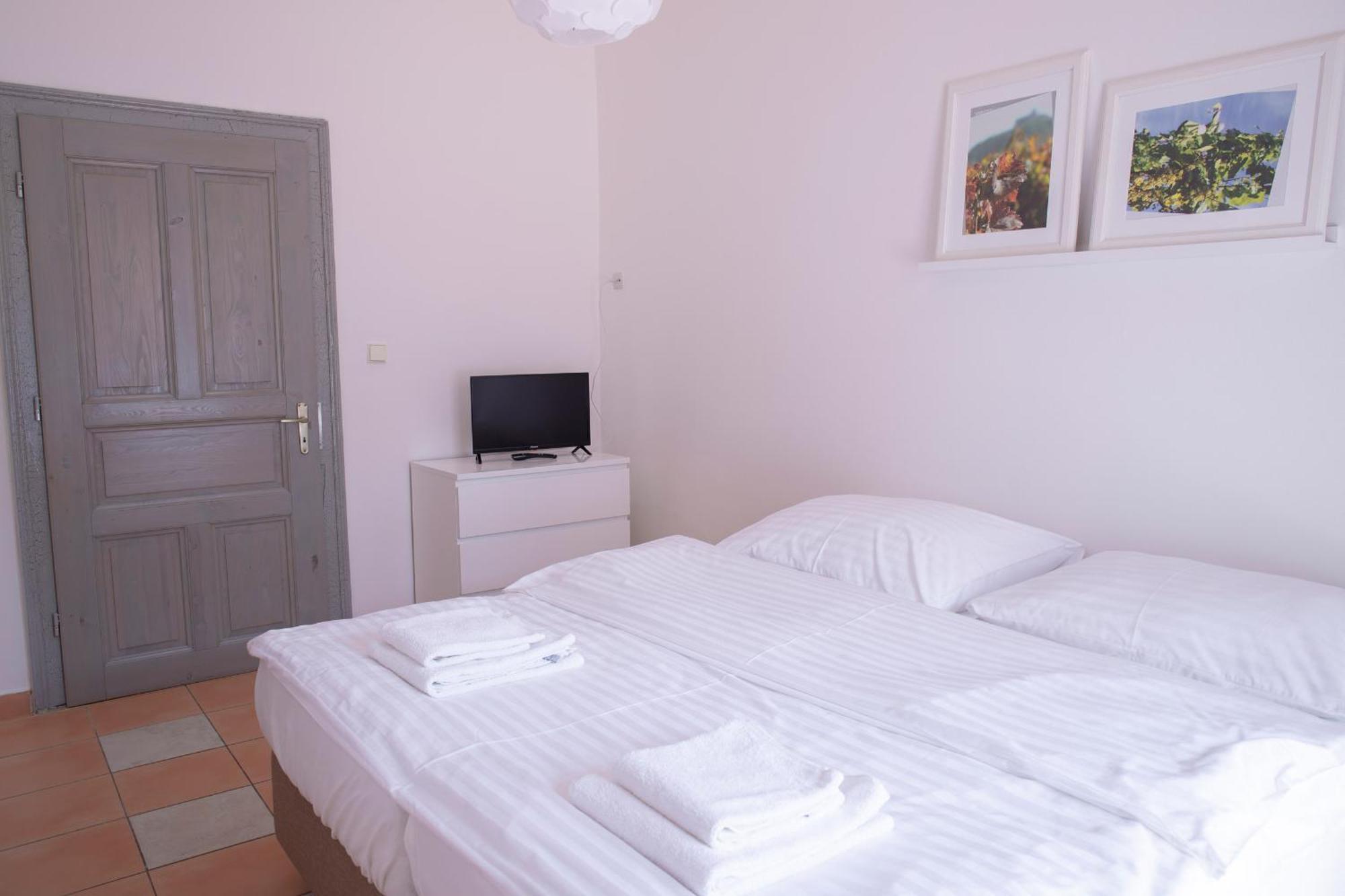 Amenity Apartmany Perna Luaran gambar