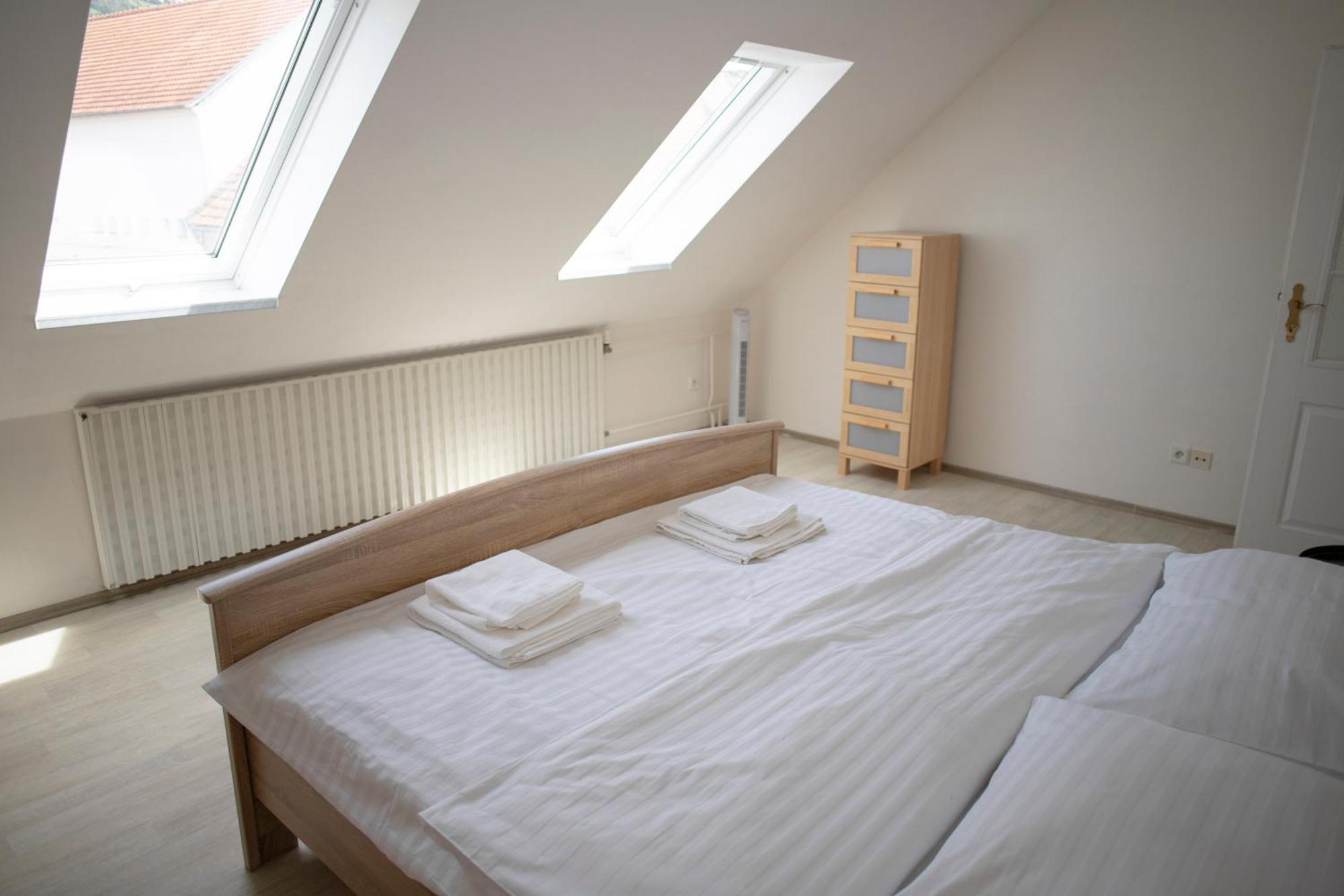 Amenity Apartmany Perna Luaran gambar