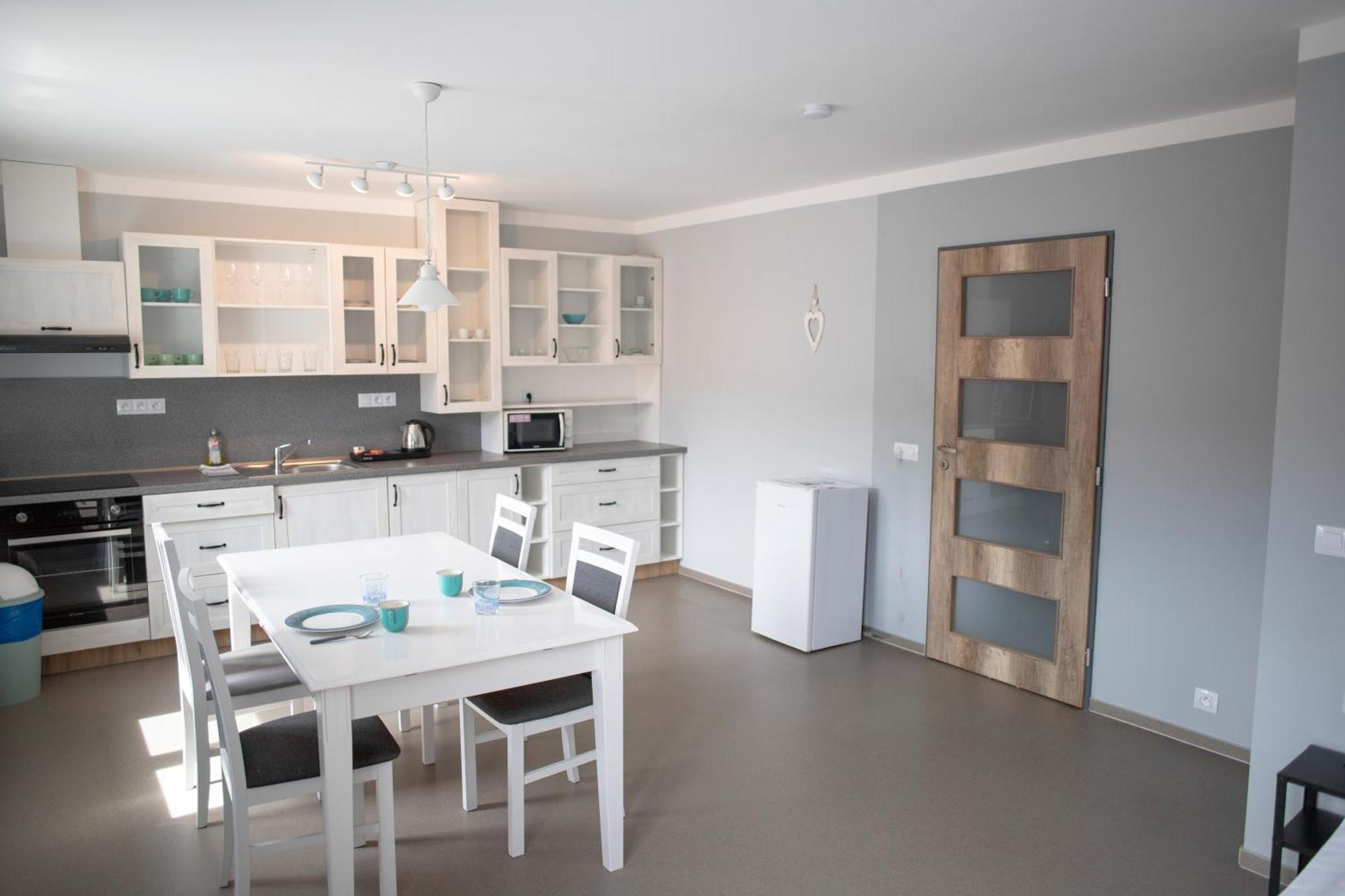 Amenity Apartmany Perna Luaran gambar