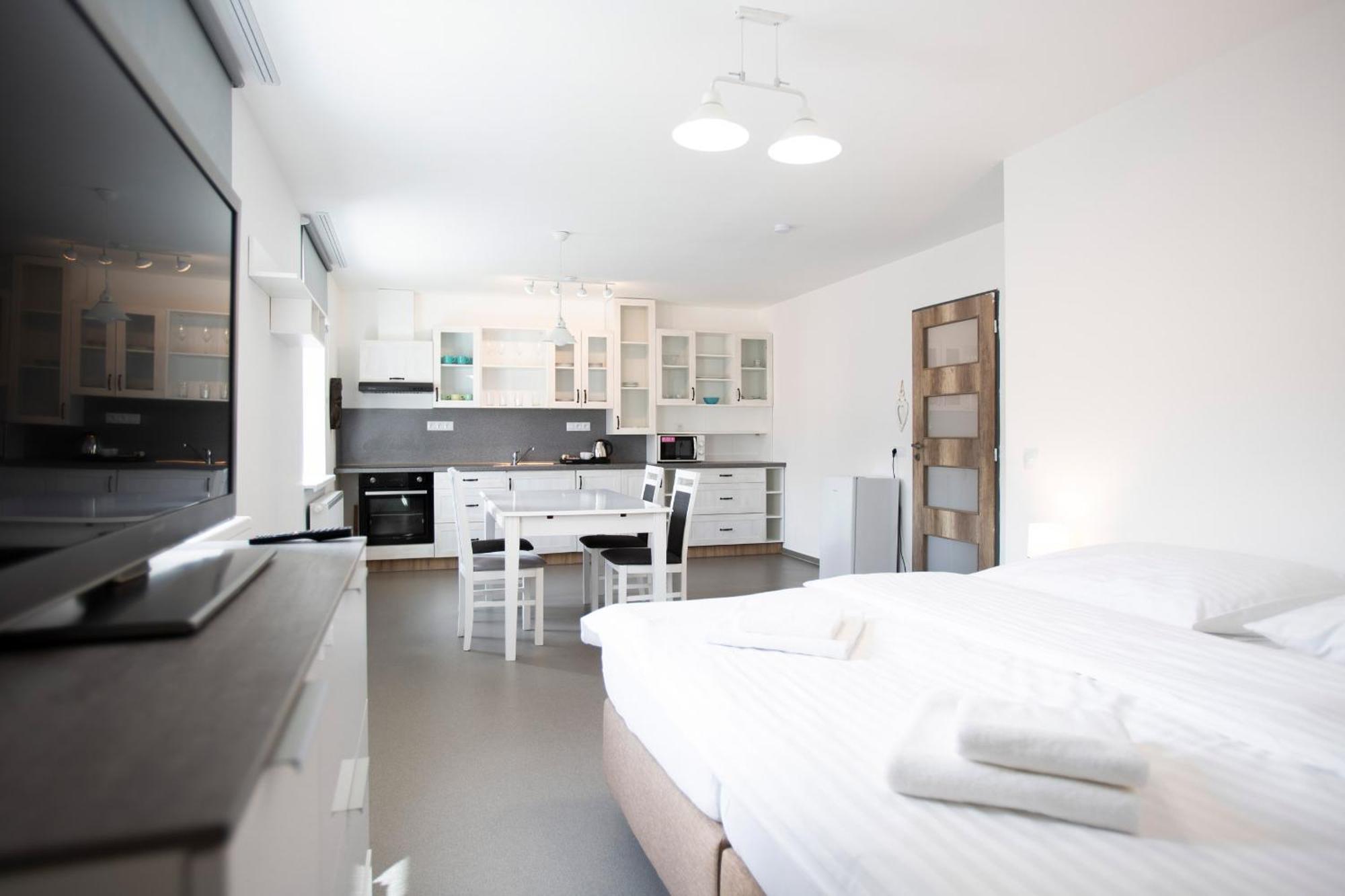 Amenity Apartmany Perna Luaran gambar
